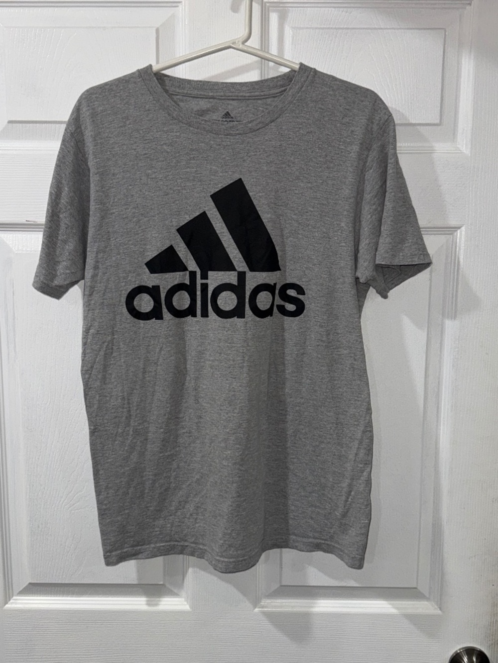 Adidas THE GO TO TEE in Gray - MEDIUM